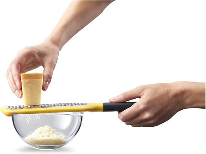 Joseph Joseph Coarse Grater – Easy-Grip Handle with Sharp Stainless Steel Blades & Non-Slip Tip