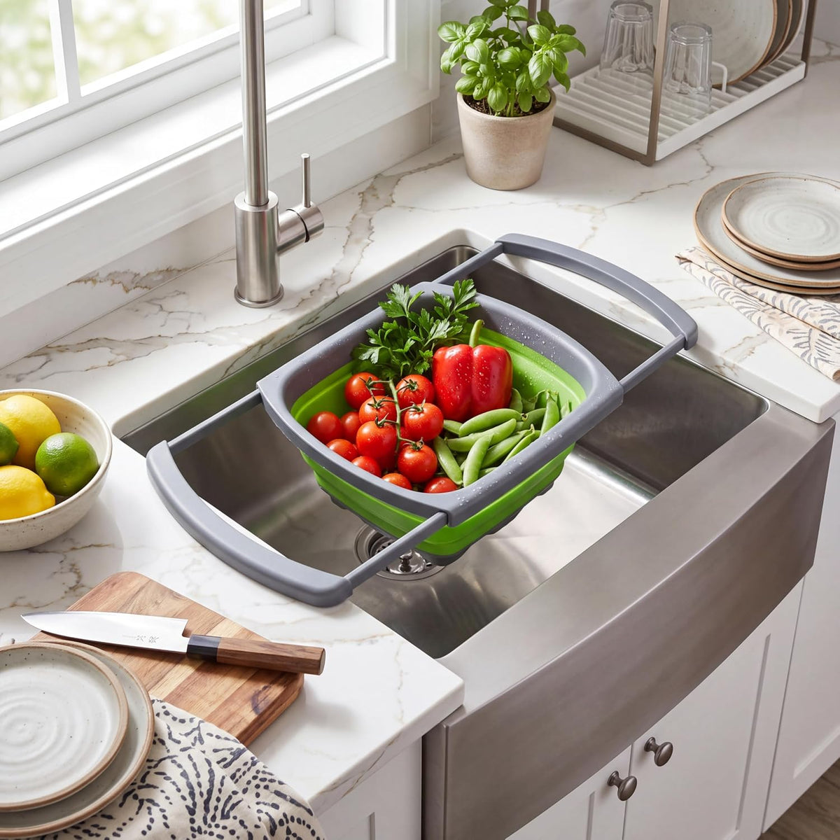 Qimh Colander collapsible, Colander Strainer Over The Sink Vegetable Fruit Strainer Basket (6 Quart) with Extendable Handles, New Kitchen Essentials
